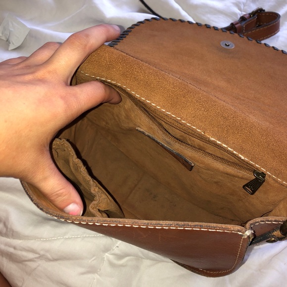 brown/cognac Italian leather embossed crossbody - Picture 4 of 8